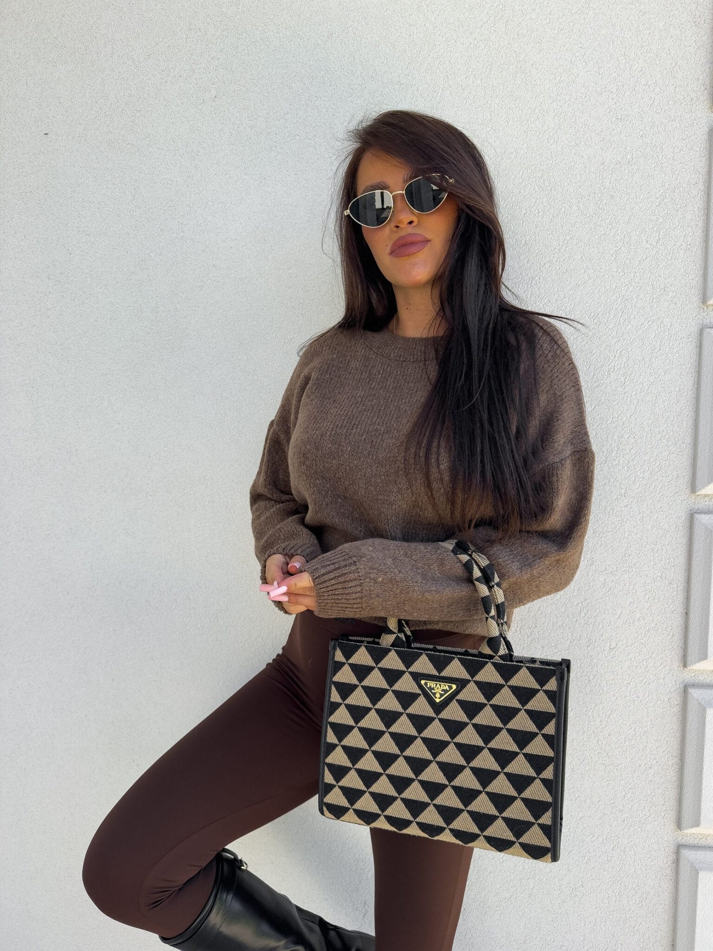 Sweter NERYS – czekoladowy BY ME